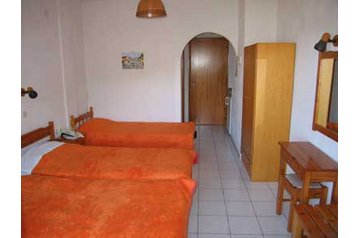 Pension de famille Skala Potamias 2